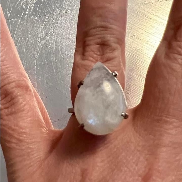 Vintage Moonstone Sterling Silver Ring - Picture 3 of 4